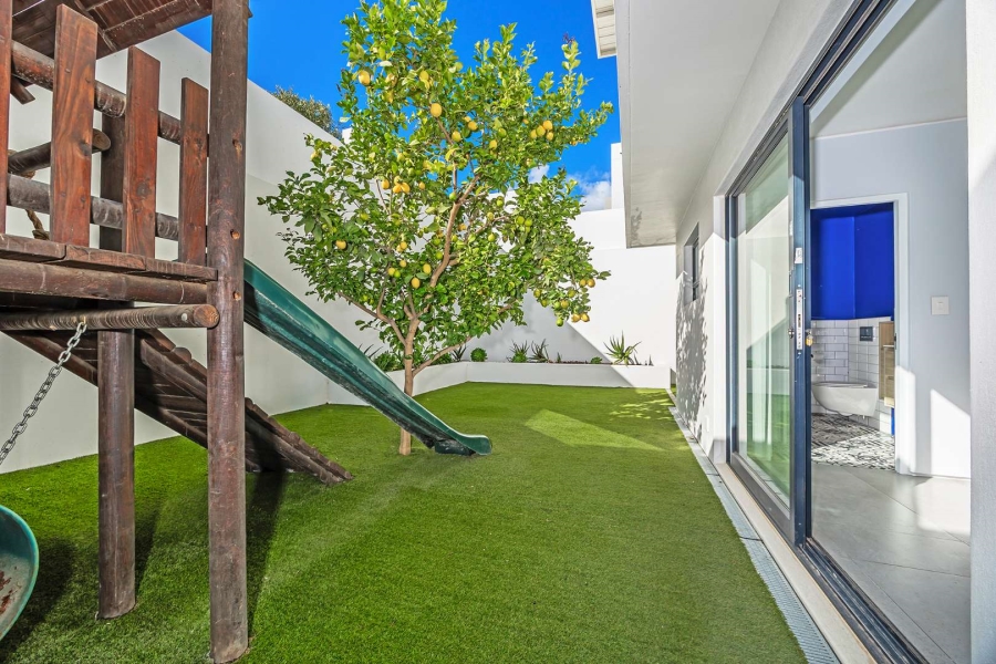 5 Bedroom Property for Sale in Baronetcy Estate Western Cape